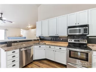 Photo #6: 982613 Listing