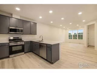 Photo #3: 982696 Listing
