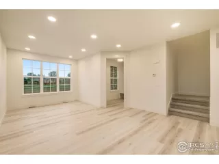Photo #5: 982696 Listing