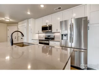 Photo #4: 982707 Listing