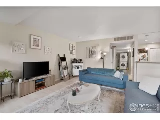 Photo #1: 982736 Listing