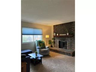 Photo #4: 9827741 Listing