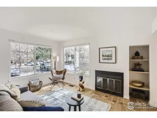 Photo #3: 982803 Listing