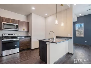 Photo #3: 982813 Listing