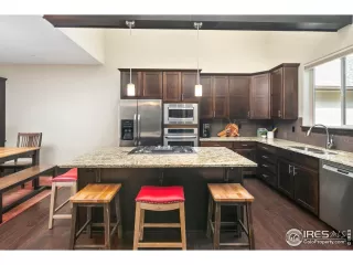 Photo #4: 982988 Listing