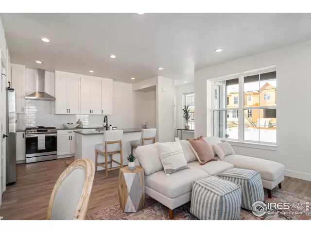 MLS: 983054 Condo For Sale