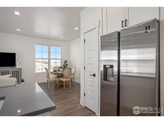 Photo #5: 983054 Listing