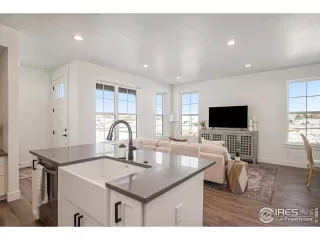 Photo #6: 983054 Listing