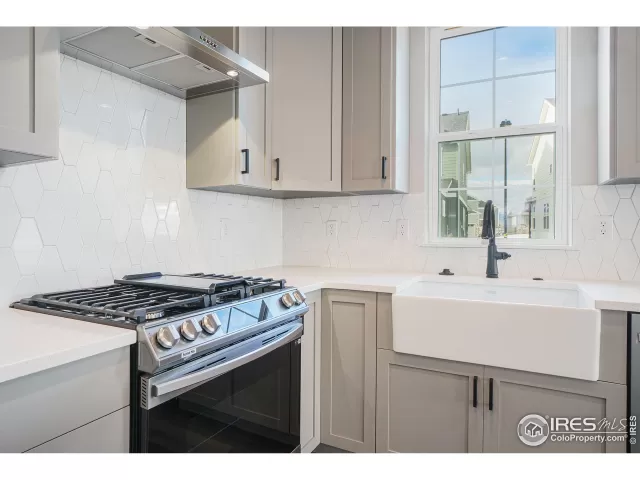 MLS: 983075 Condo For Sale