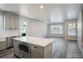 Photo #2: 983075 Listing