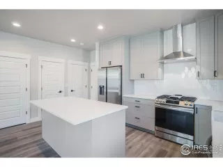 Photo #3: 983075 Listing