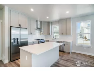 Photo #4: 983075 Listing