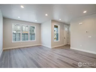 Photo #6: 983075 Listing