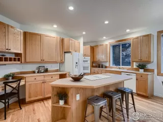 Photo #5: 983196 Listing