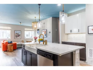 Photo #5: 983202 Listing