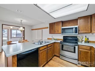 Photo #5: 983267 Listing