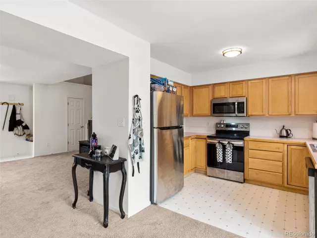 MLS: 9832712 Condo For Sale