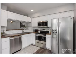 Photo #5: 983285 Listing