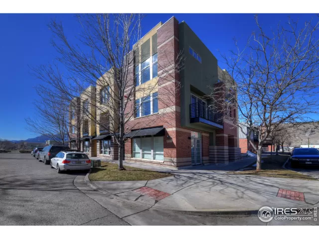 MLS: 983327 Condo For Sale