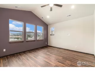 Photo #5: 983340 Listing