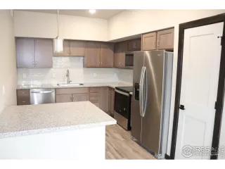 Photo #5: 983341 Listing 