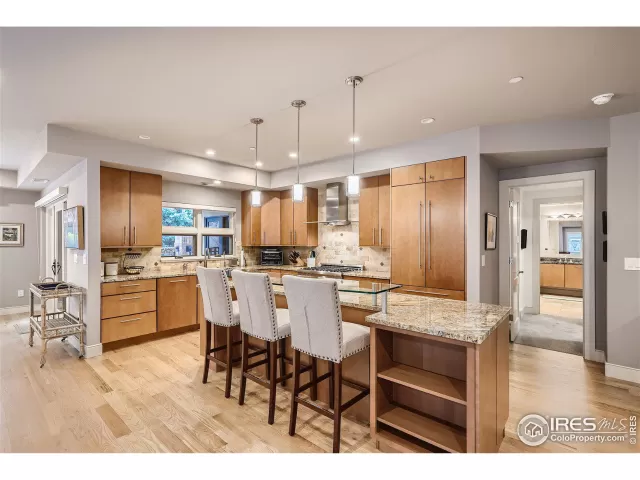 MLS: 983377 Condo For Sale