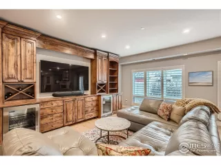 Photo #5: 983377 Listing