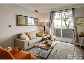 Photo #5: 983415 Listing