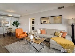 Photo #6: 983415 Listing