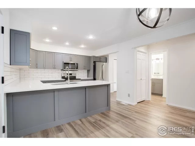 MLS: 983494 Condo For Sale