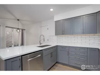 Photo #5: 983494 Listing