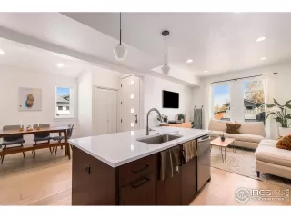 Photo #3: 983551 Listing