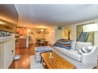 Photo #4: 983632 Listing