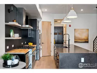 Photo #5: 983744 Listing