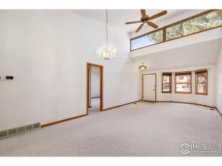 Photo #3: 983757 Listing