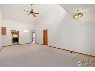 Photo #5: 983757 Listing