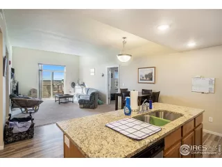 Photo #5: 983793 Listing