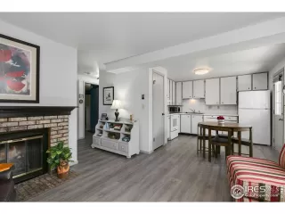 Photo #6: 983818 Listing