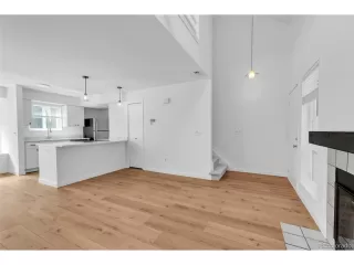 Photo #6: 9838476 Listing