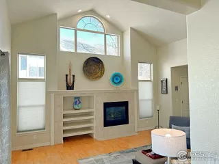 Photo #4: 983862 Listing