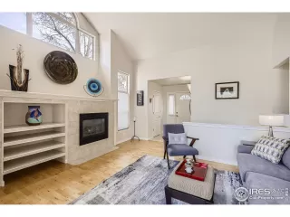 Photo #5: 983862 Listing