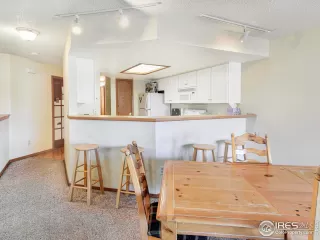 Photo #5: 983877 Listing