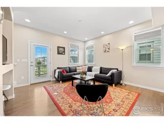 Photo #4: 983891 Listing