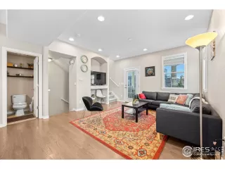 Photo #5: 983891 Listing