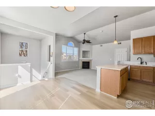 Photo #5: 983947 Listing