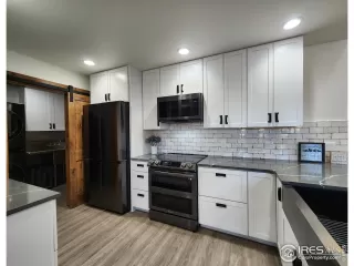 Photo #3: 983960 Listing