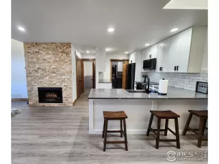 Photo #6: 983960 Listing