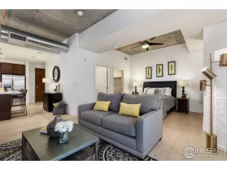 Photo #4: 984018 Listing