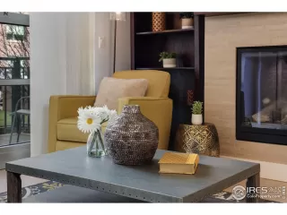 Photo #6: 984018 Listing