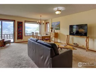 Photo #4: 984042 Listing 